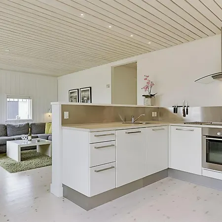 Iolani - 250m From The Sea By Interhome Feriehus *