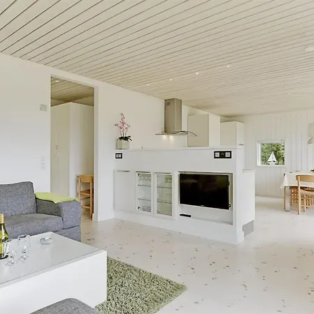 Iolani - 250m From The Sea By Interhome Feriehus Bøtø By