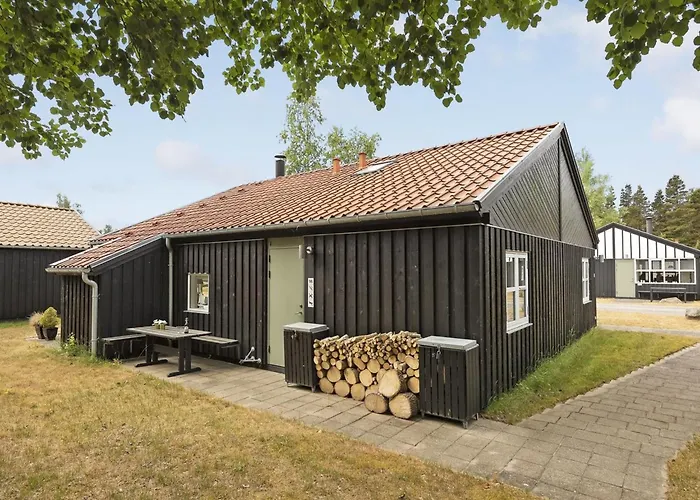 Iolani - 250m From The Sea By Interhome Nyaraló *