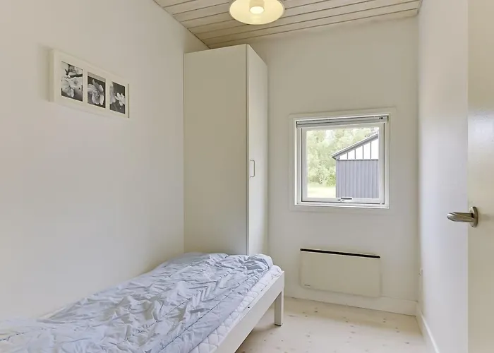 Iolani - 250m From The Sea By Interhome Nyaraló *